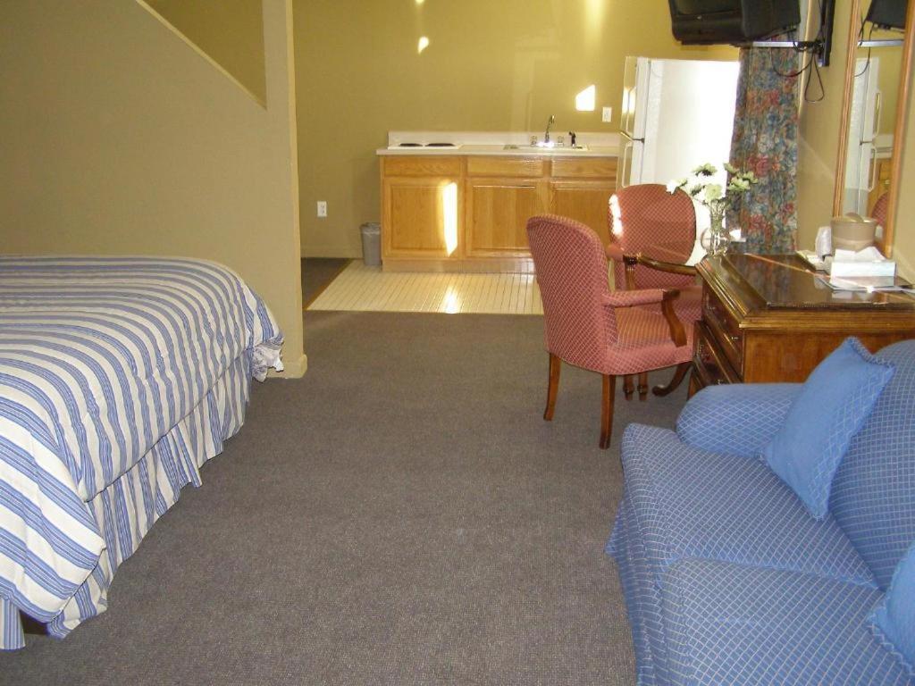 First Western Inn Caseyville Bagian luar foto