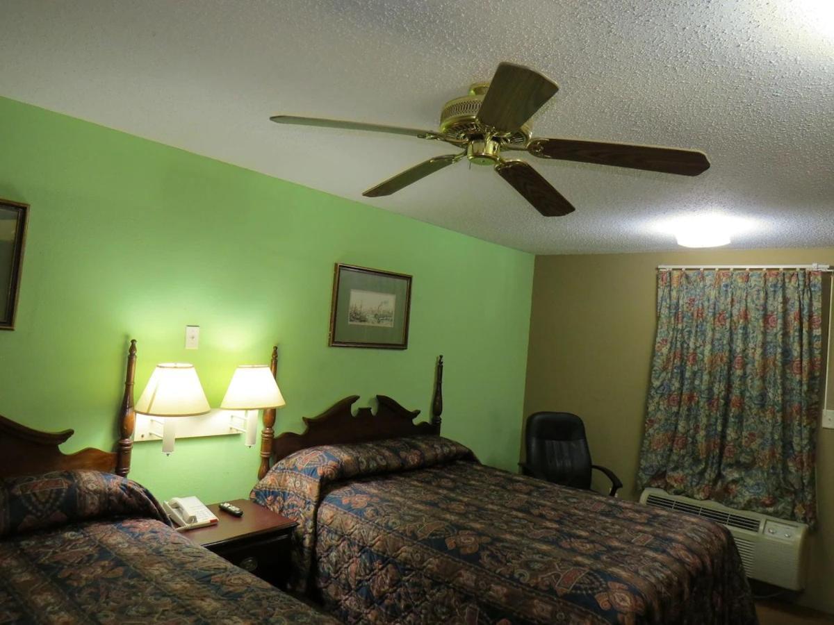 First Western Inn Caseyville Bagian luar foto
