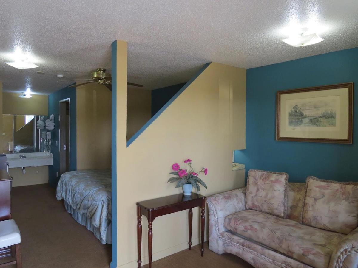 First Western Inn Caseyville Bagian luar foto