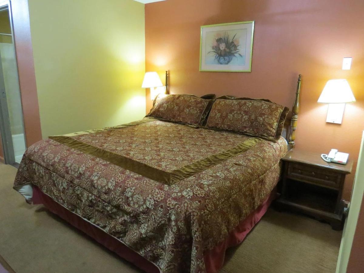 First Western Inn Caseyville Bagian luar foto